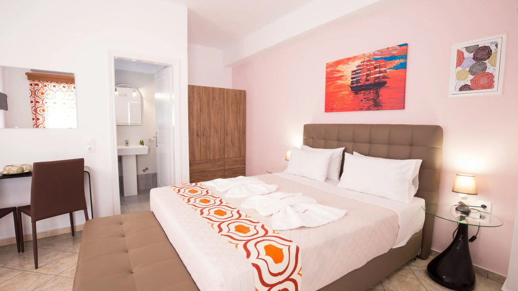 Standard Double room (full double bed)