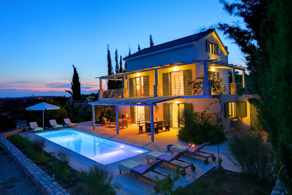 3 Bedrooms Deluxe Villa