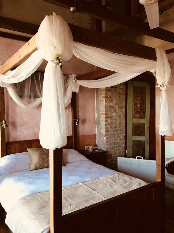 2 Bedrooms Standard Quadruple room with view
