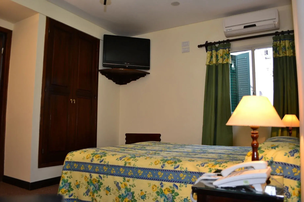 Double Junior Suite (full double bed)