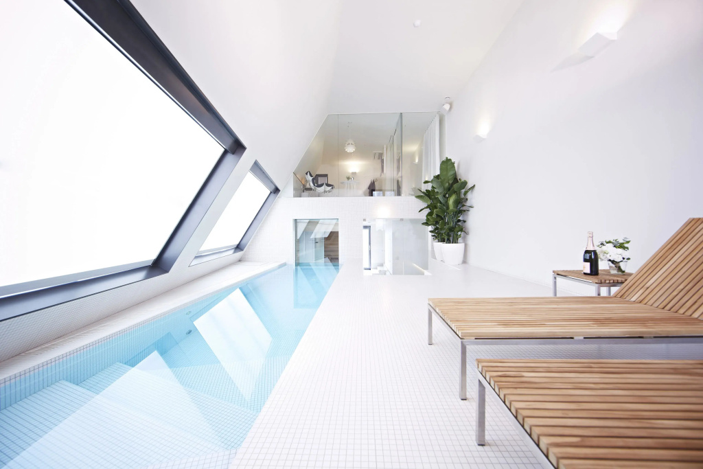 Standard Penthouse room with city view