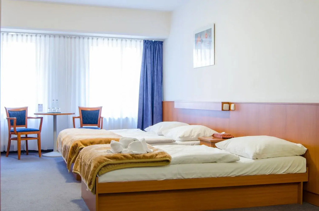 Economy Triple room