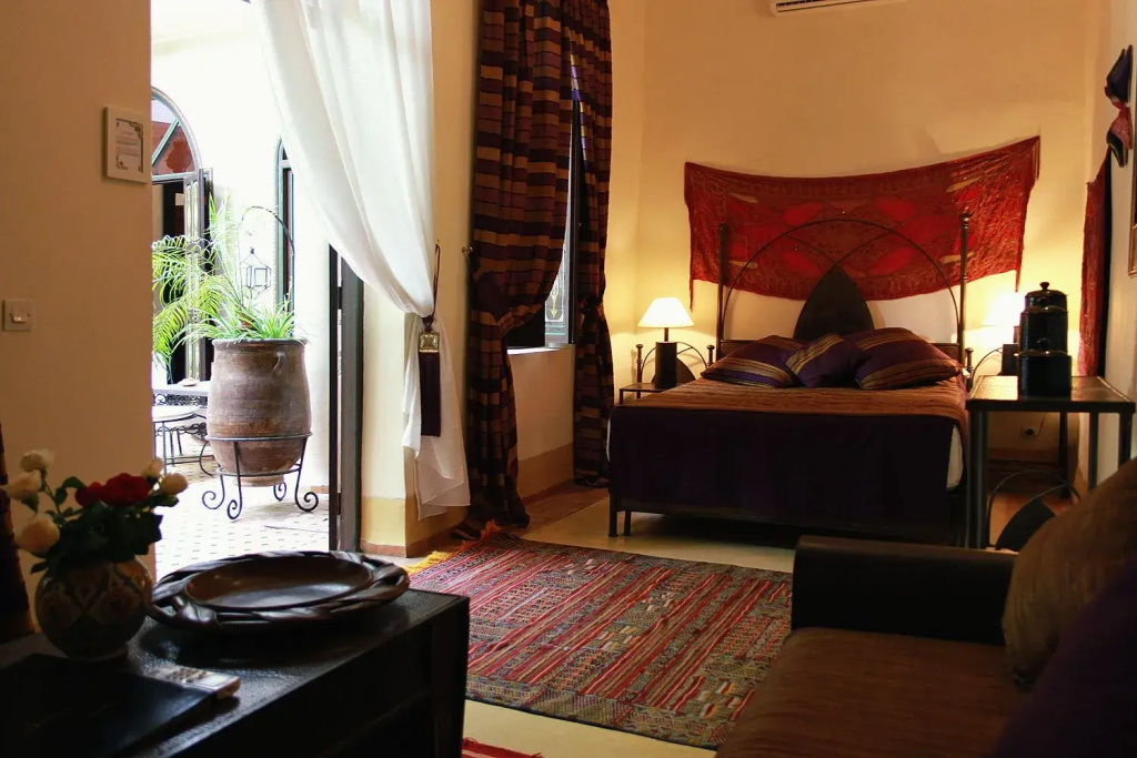 Standard Double room (full double bed)