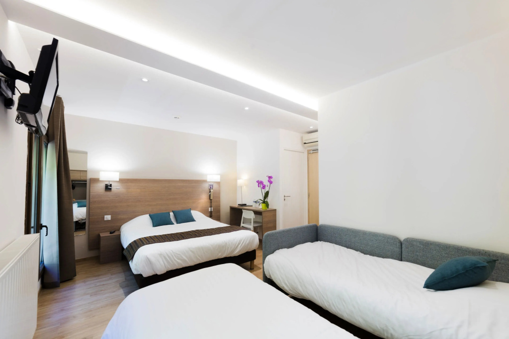 Standard Quadruple room
