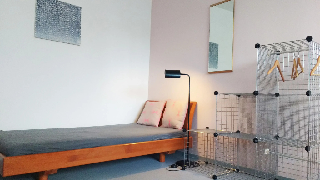 Comfort room