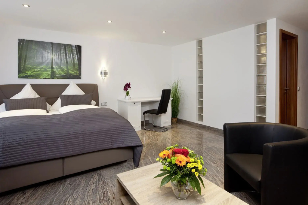Superior Double room (full double bed)