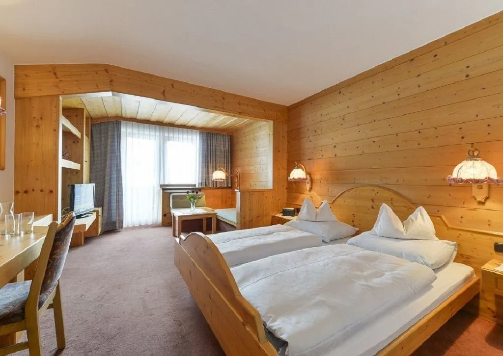 Standard Double room with balcony and with mountain view (full double bed)