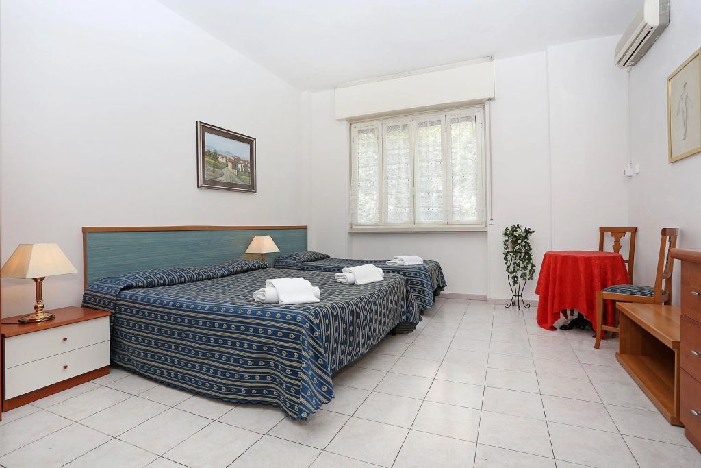 Triple room