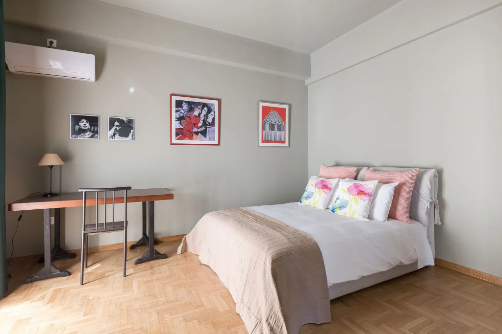3 Bedrooms Apartment
