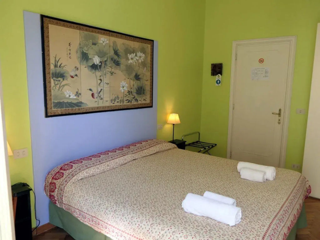 Standard Double room with balcony (full double bed)