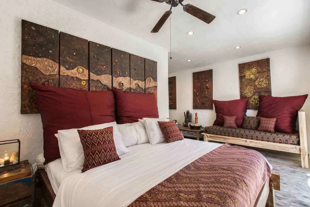 Standard Double room with courtyard view (full double bed)