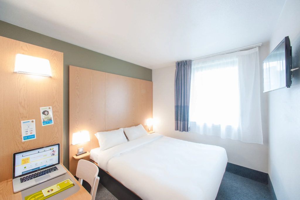 Standard Double room (full double bed)