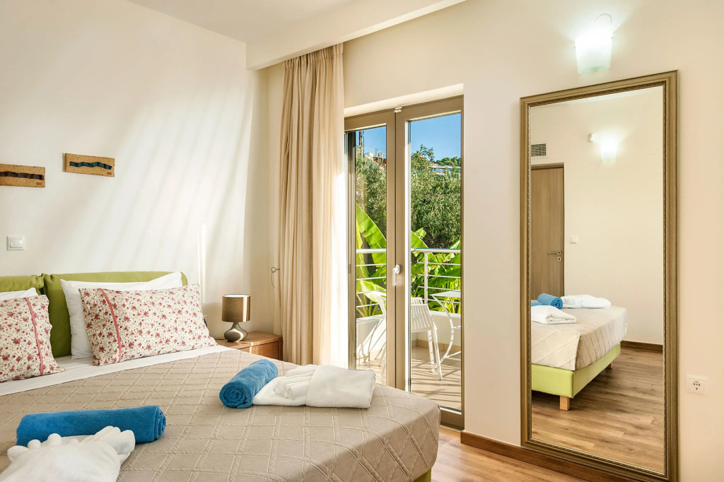 3 Bedrooms Villa with garden view