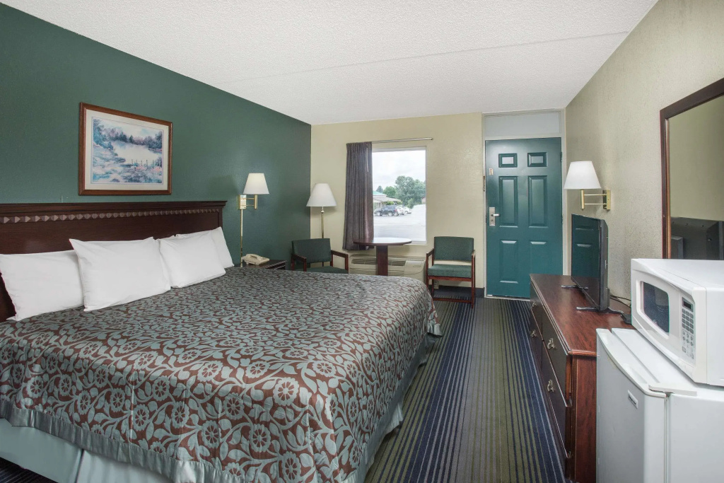 Standard Double room (full double bed)