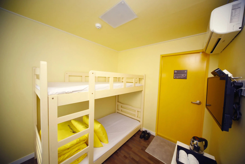 Economy room