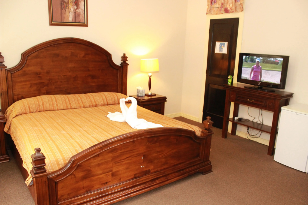 Double Suite (full double bed)