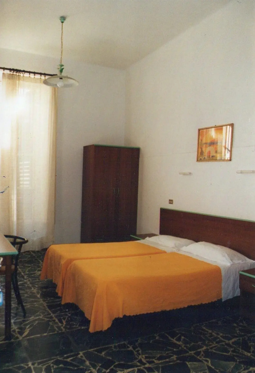 Economy room
