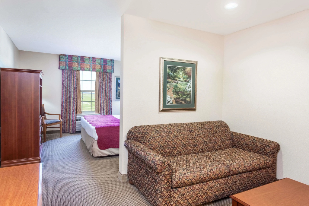 Double Suite (full double bed)