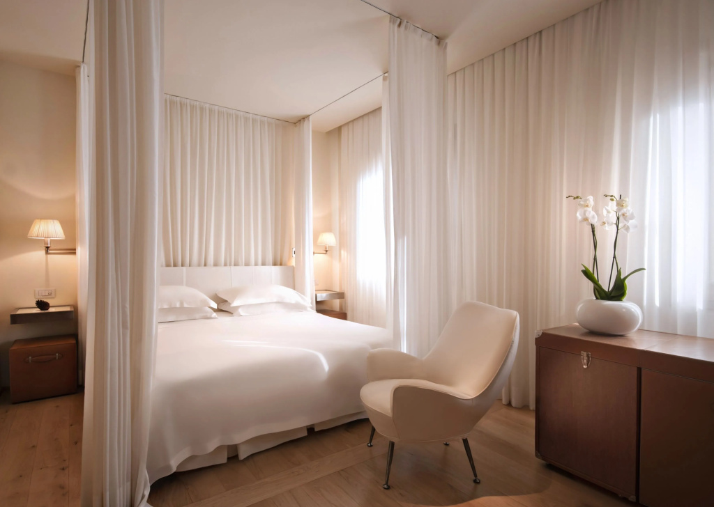 Continentale Superior Double room (full double bed)