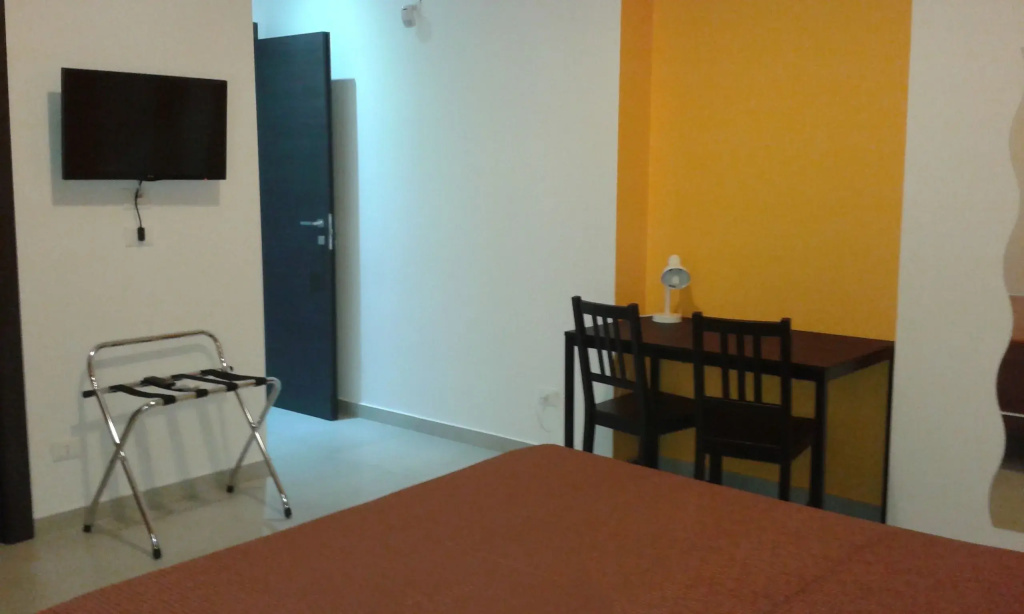 Standard Double room (full double bed)