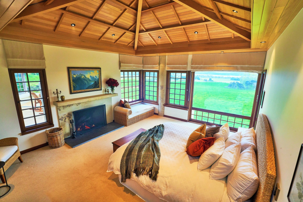 Deluxe Double room with mountain view (full double bed)