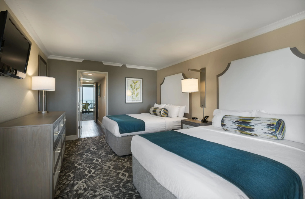 Suite with ocean view