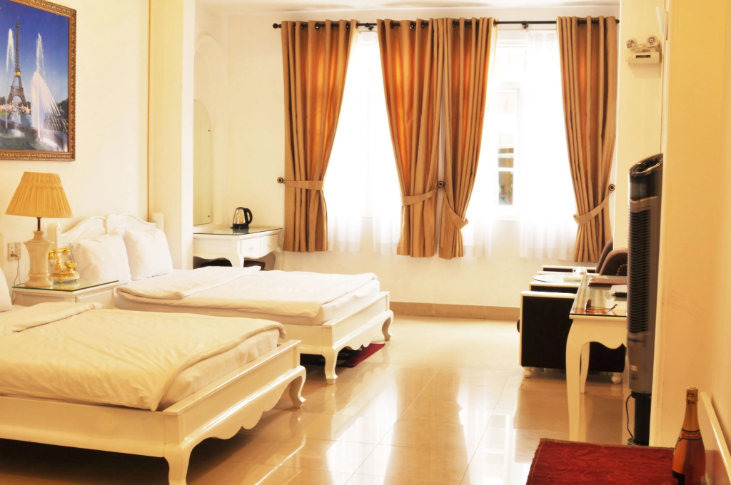 Deluxe Double room (full double bed)