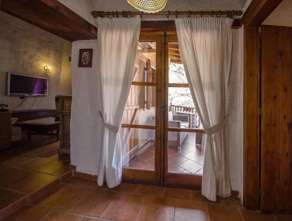 1 Bedroom Executive Suite with balcony and with mountain view