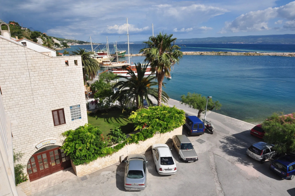 Superior Double room with balcony and with sea view (full double bed)