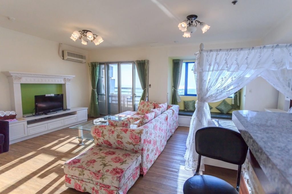Travelhome Service Apartment