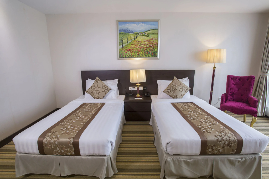 Premier Double room with lake view (twin beds)