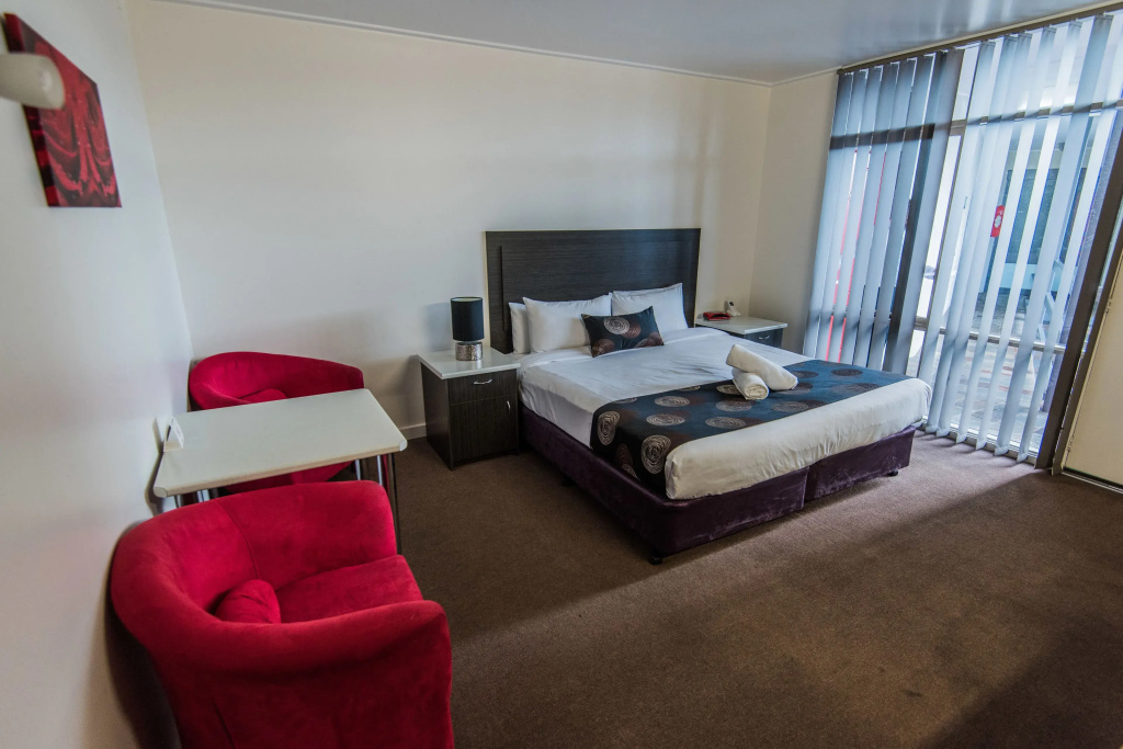 Deluxe Double room (full double bed)
