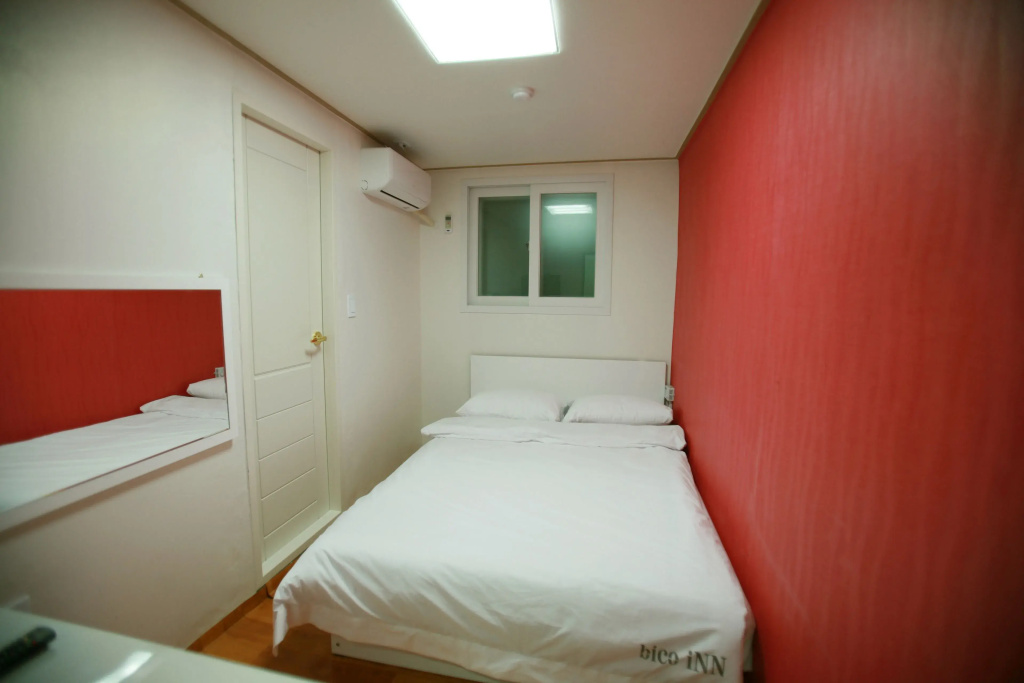 Standard Double room (full double bed)