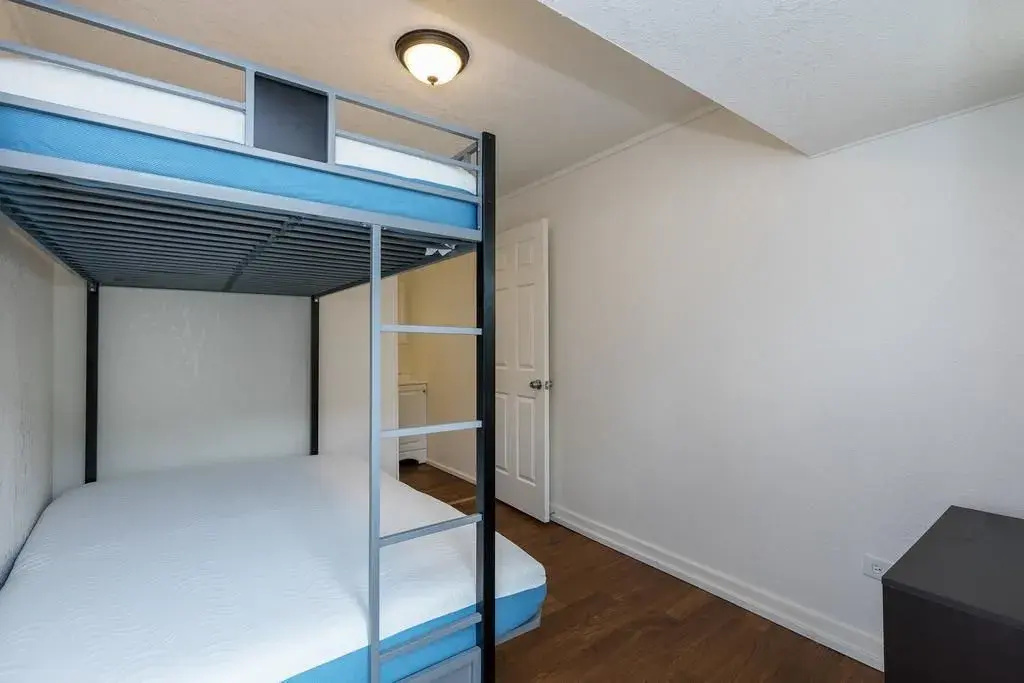 Economy room