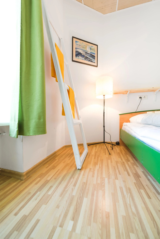 Double room (full double bed)