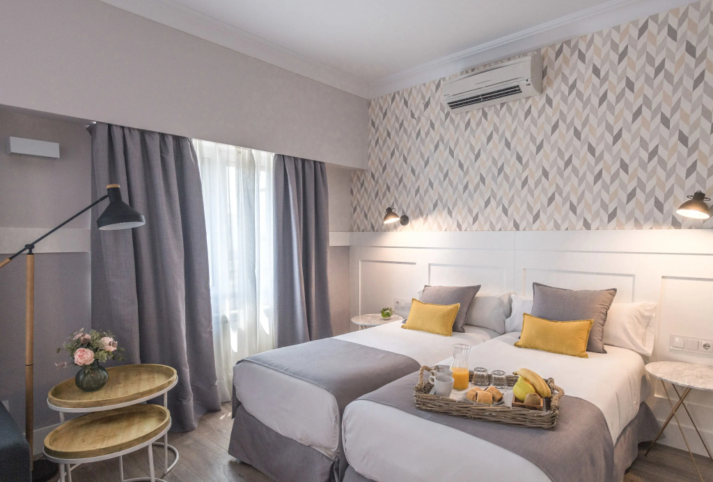 Standard Double room with balcony (2 twin beds)