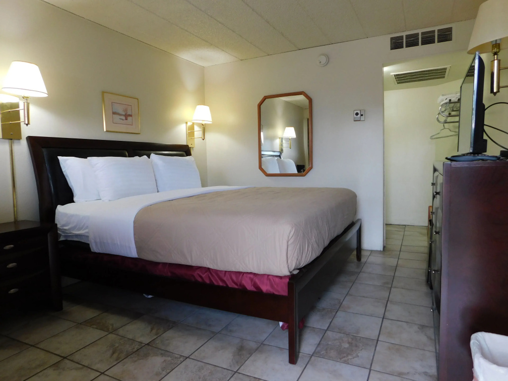 Standard Double room (full double bed)