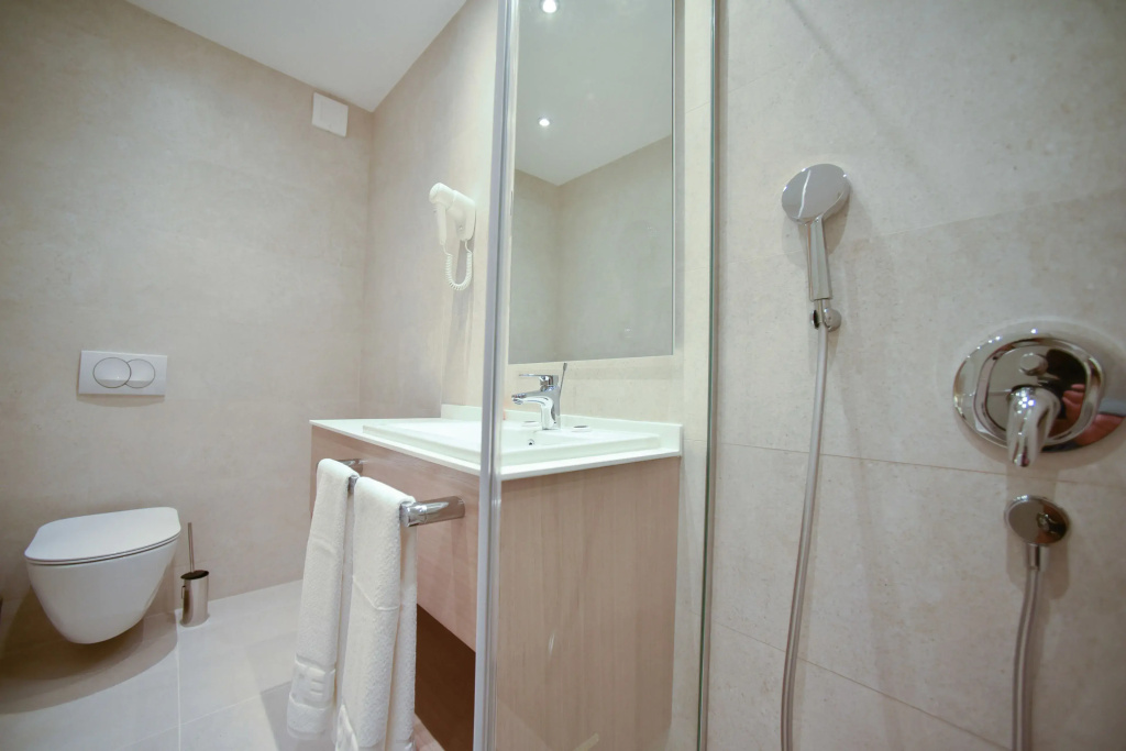 Double Apartment (full double bed)