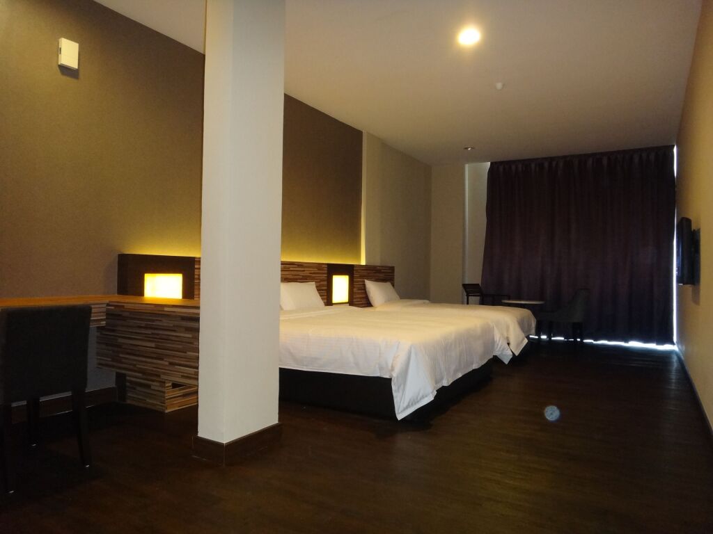 Waterfront Boutique Hotel