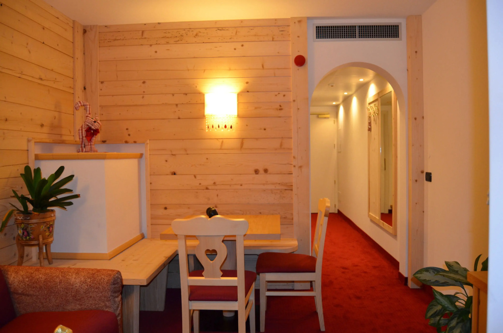 Hotel Ladina — 3