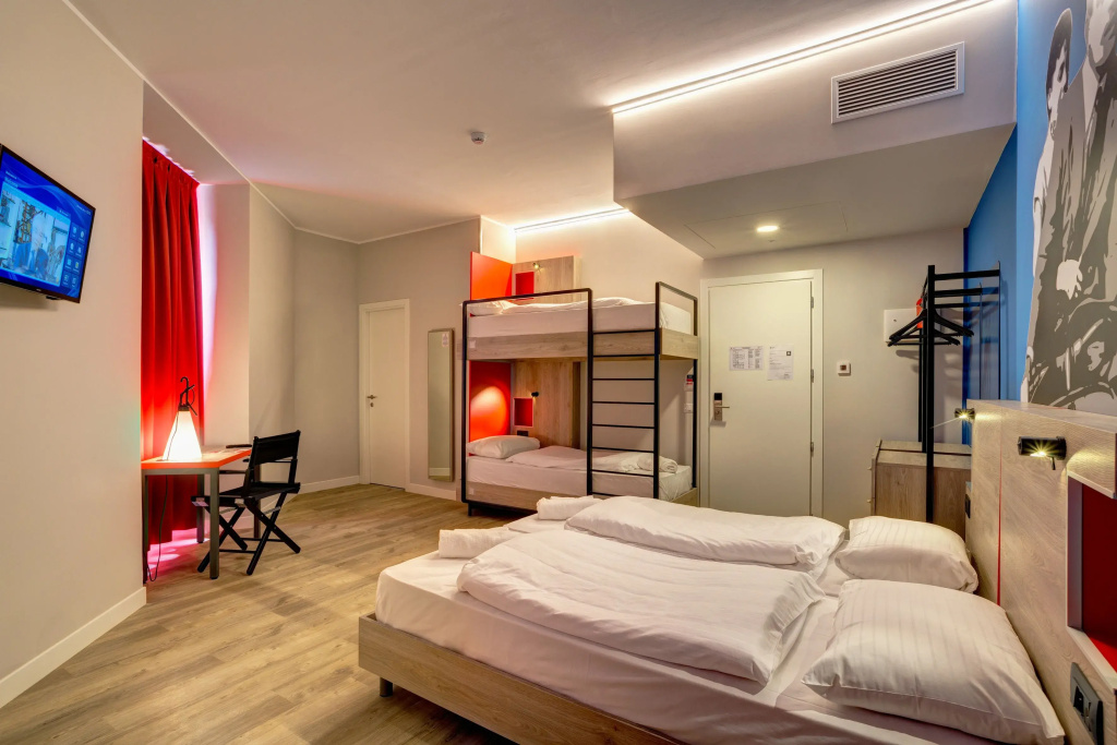 Standard Quadruple room