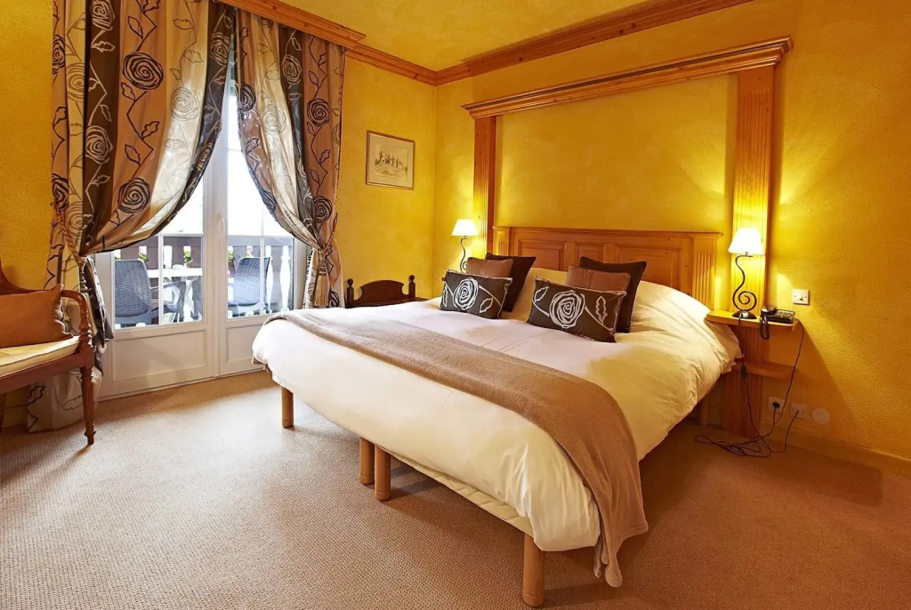Superior room