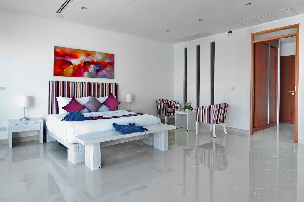 2 Bedrooms Quadruple Family Apartment