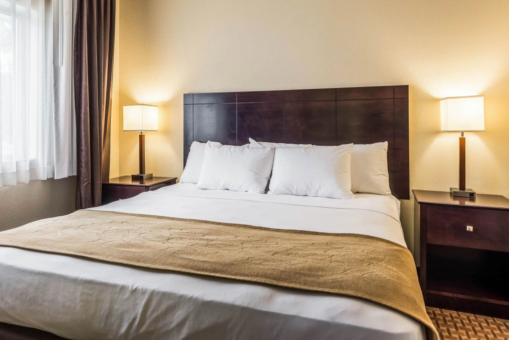 Double Suite (full double bed)