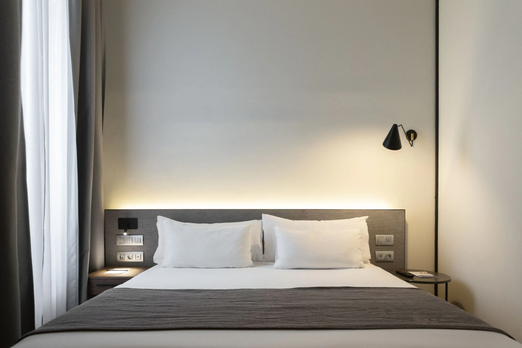 Double room (full double bed)