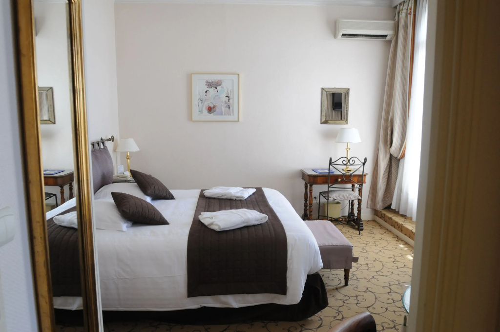 Deluxe Double room with sea view (full double bed)