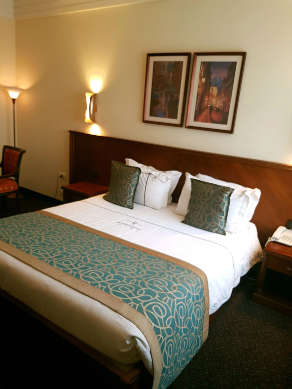 Deluxe Suite with mountain view
