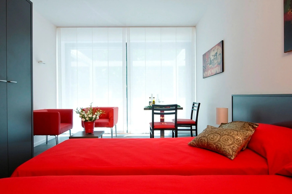 Standard Double room with balcony (full double bed)