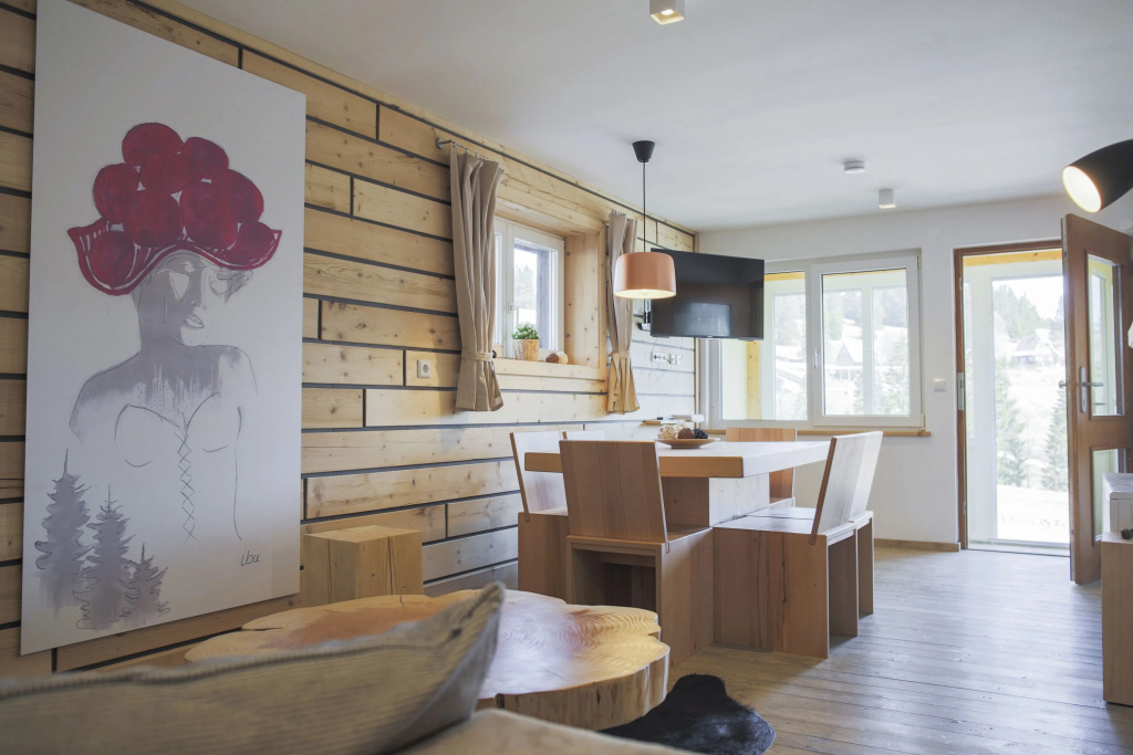 3 Bedrooms Basement Apartment with mountain view