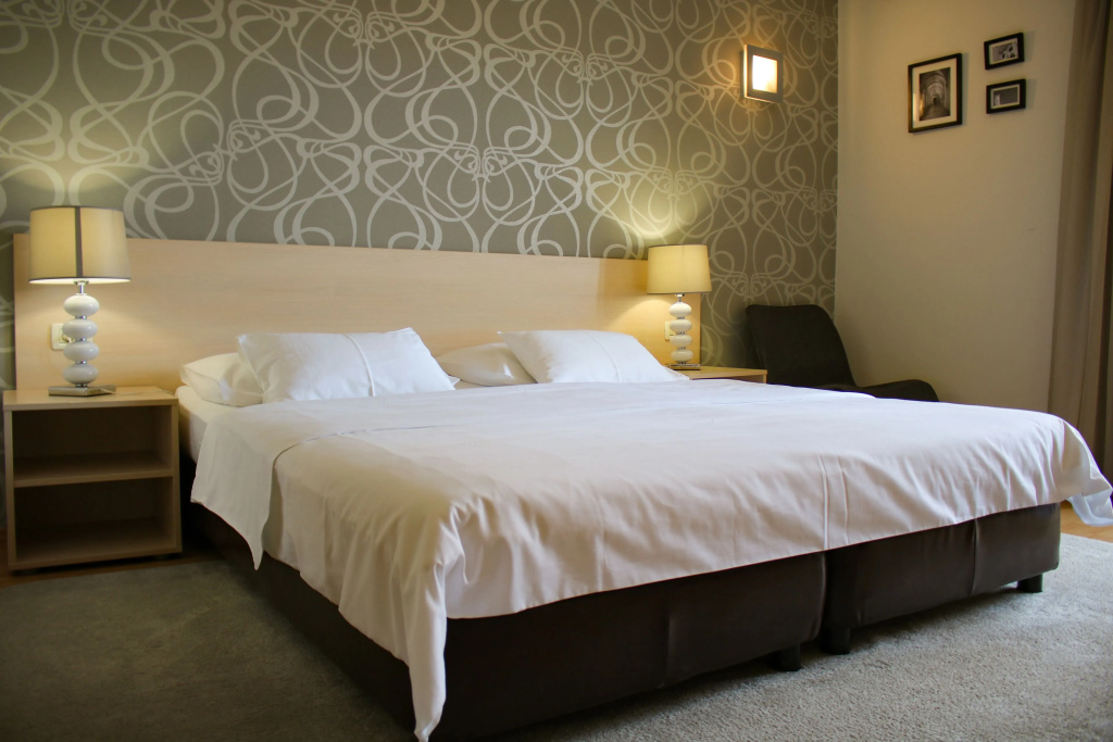 Standard Double room with balcony (full double bed)